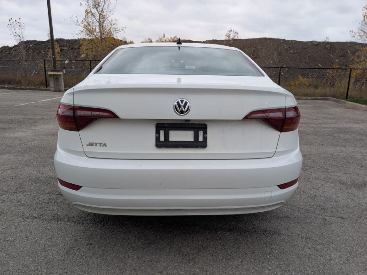 2019 Volkswagen Jetta Comfortline  **LOW MILEAGE - MANUAL** Photo