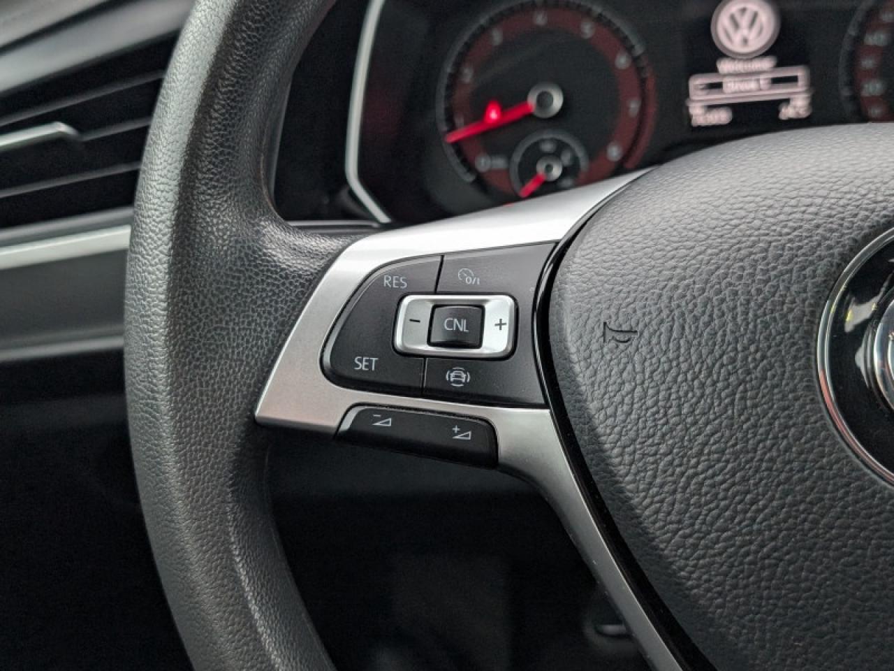 2019 Volkswagen Jetta Comfortline  **LOW MILEAGE - MANUAL** Photo