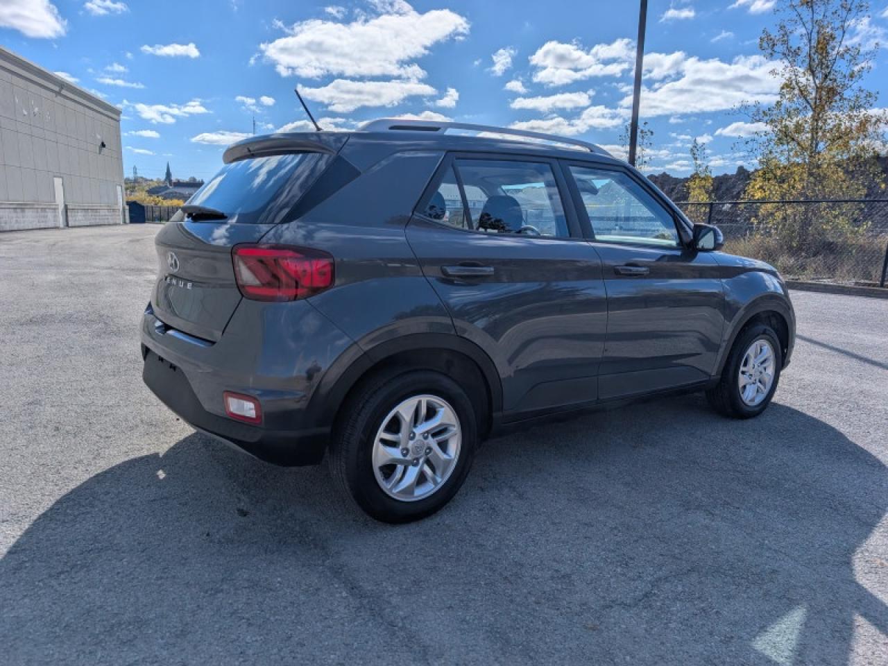 2025 Hyundai Venue Preferred IVT  **CLEAN CF - 1 OWNER** Photo