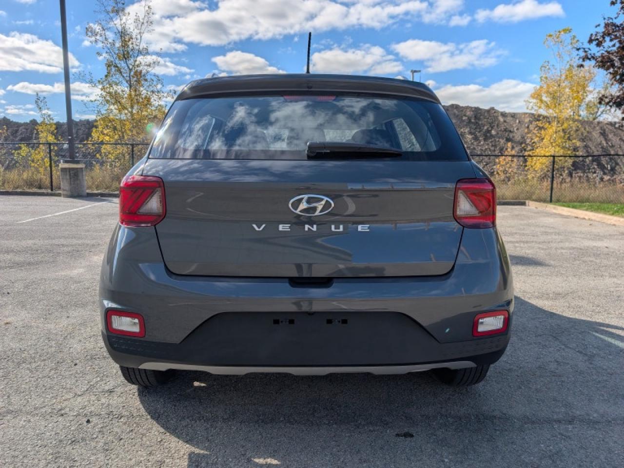 2025 Hyundai Venue Preferred IVT  **CLEAN CF - 1 OWNER** Photo