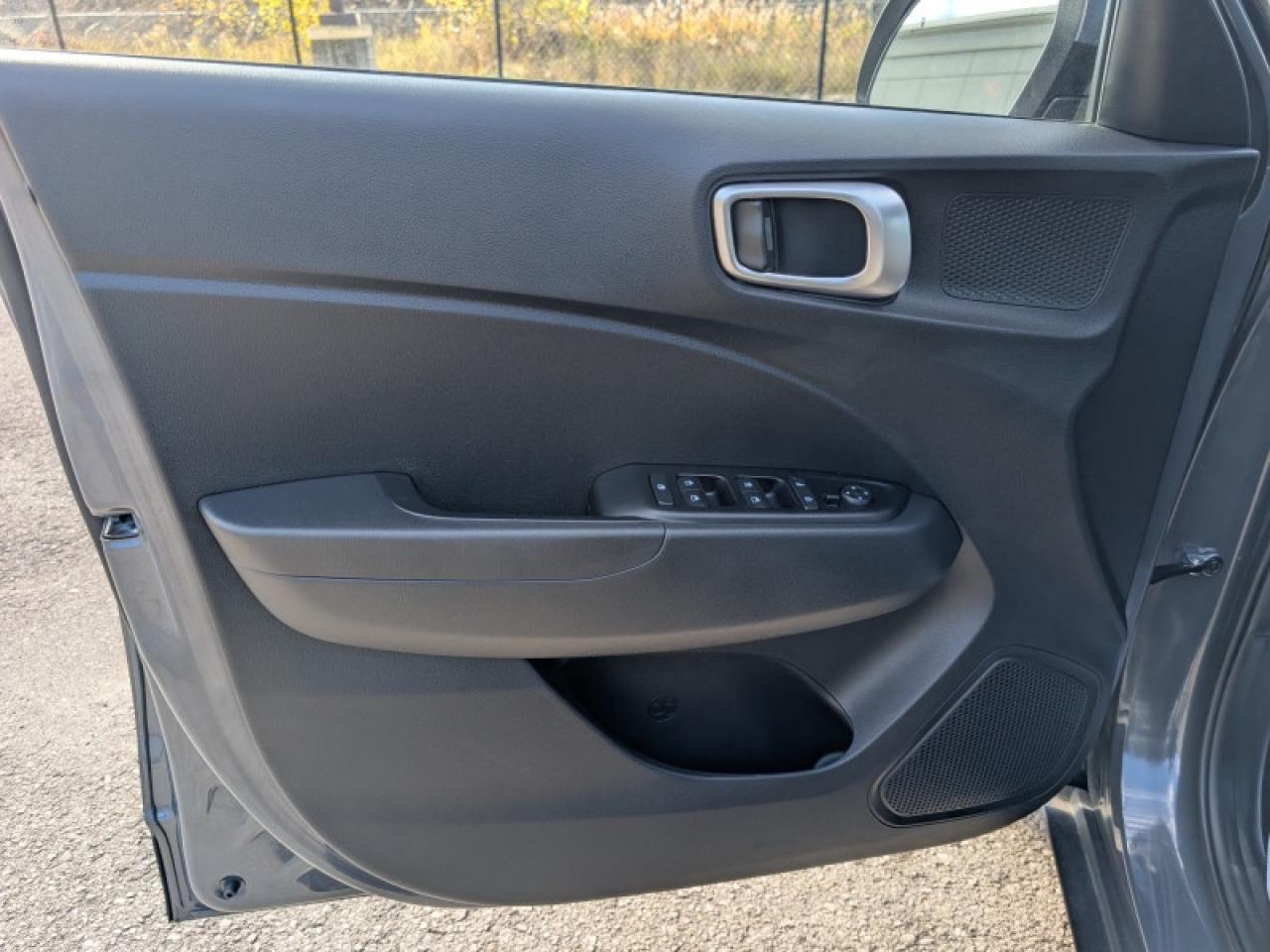 2025 Hyundai Venue Preferred IVT  **CLEAN CF - 1 OWNER** Photo