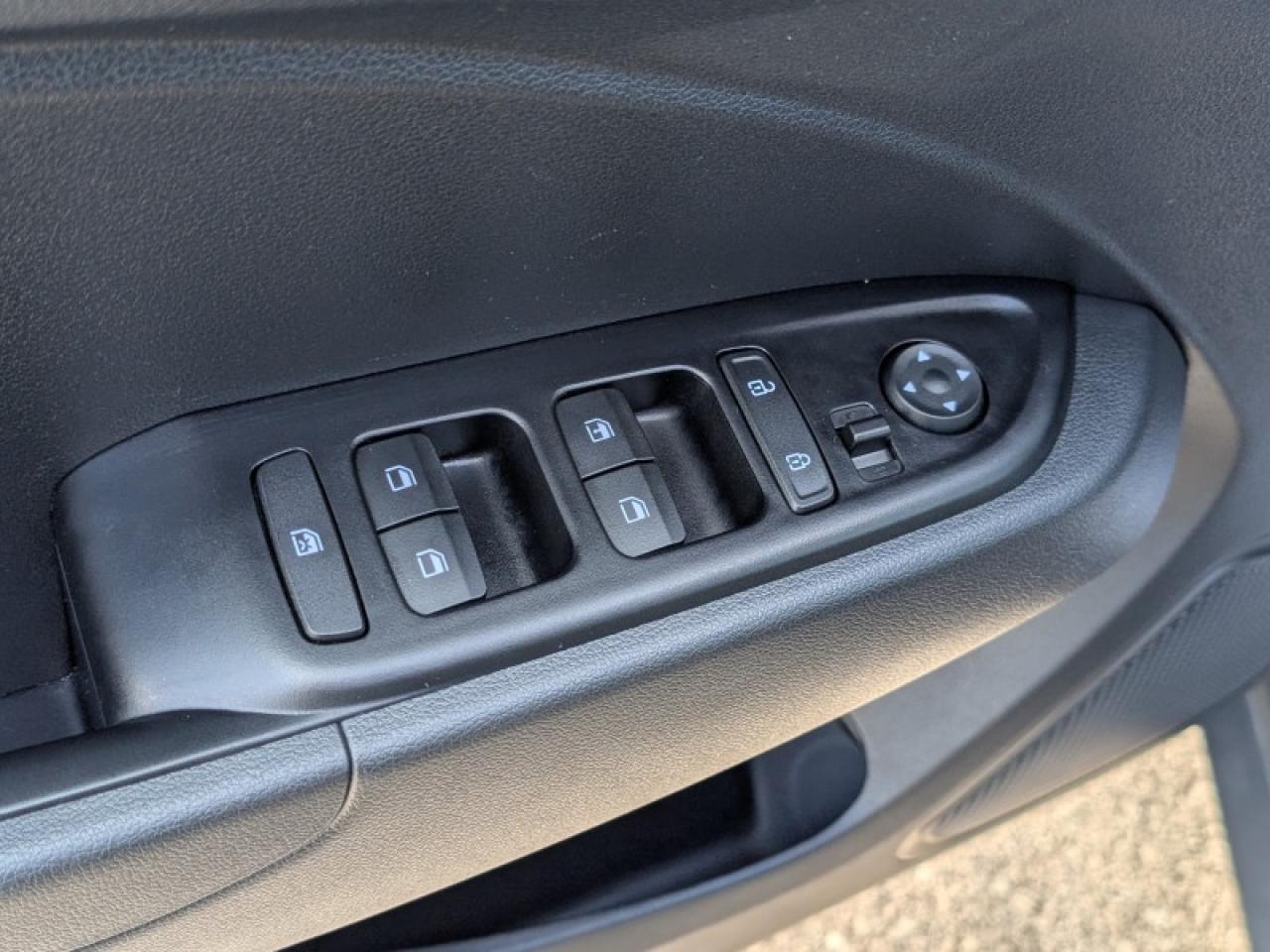 2025 Hyundai Venue Preferred IVT  **CLEAN CF - 1 OWNER** Photo