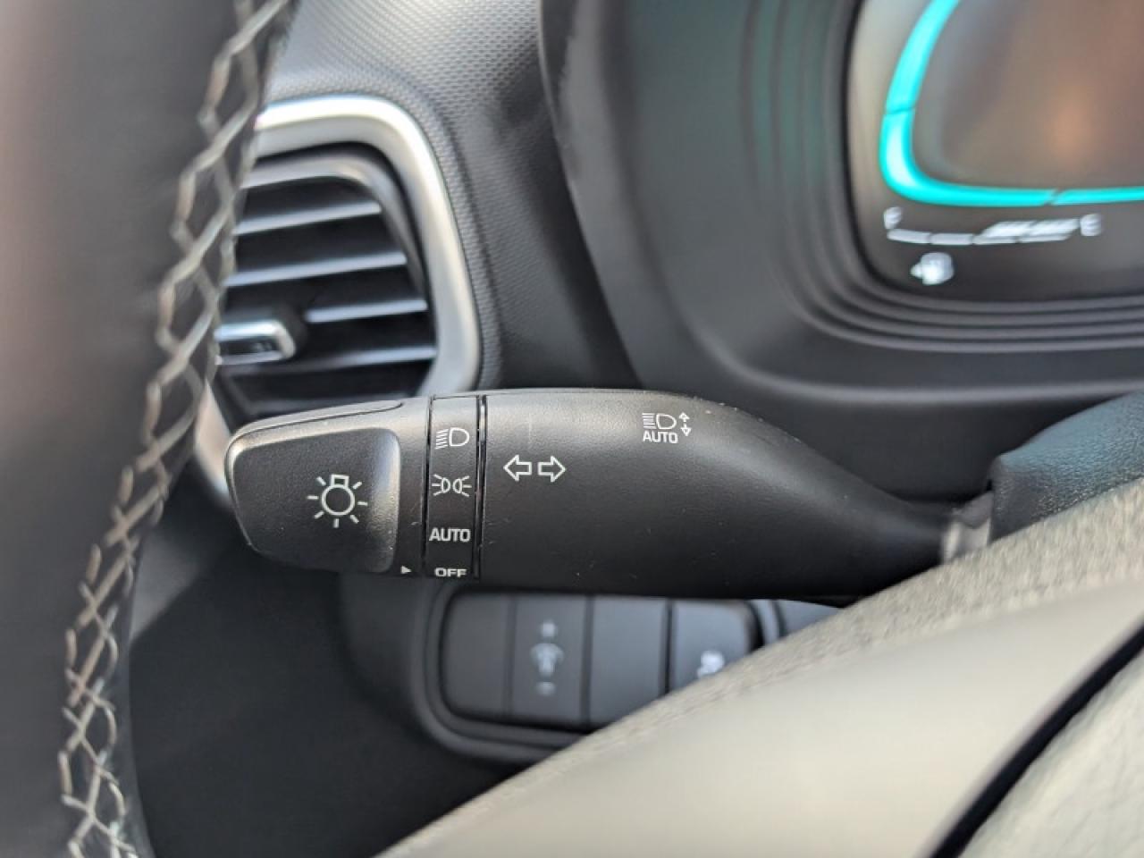 2025 Hyundai Venue Preferred IVT  **CLEAN CF - 1 OWNER** Photo