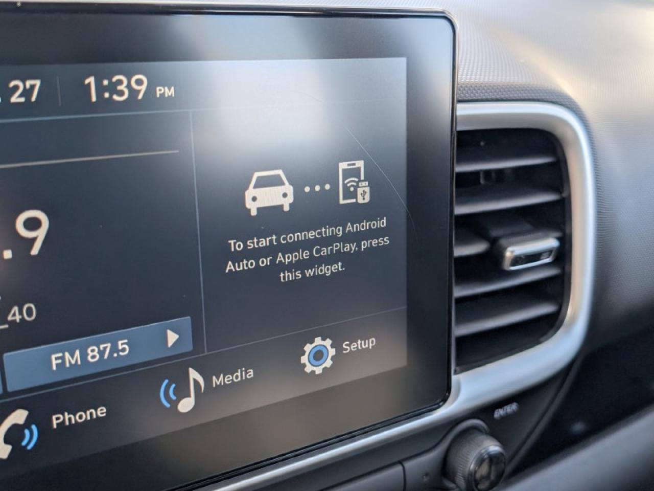 2025 Hyundai Venue Preferred IVT  **CLEAN CF - 1 OWNER** Photo