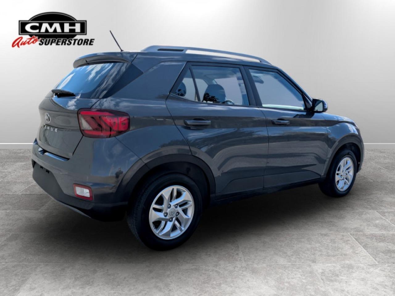 2025 Hyundai Venue Preferred IVT  **CLEAN CF - 1 OWNER** Photo4