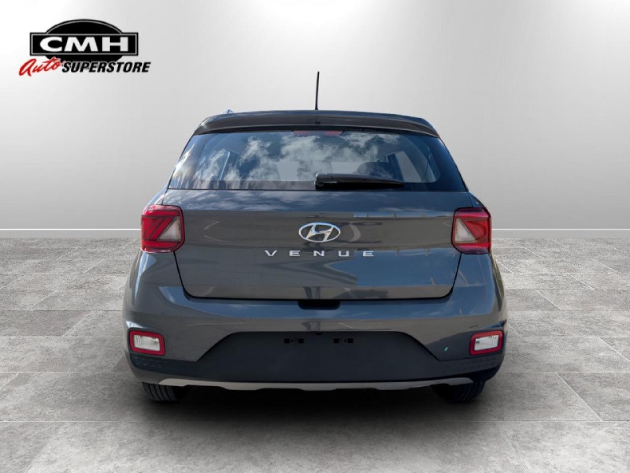 2025 Hyundai Venue Preferred IVT  **CLEAN CF - 1 OWNER** Photo3