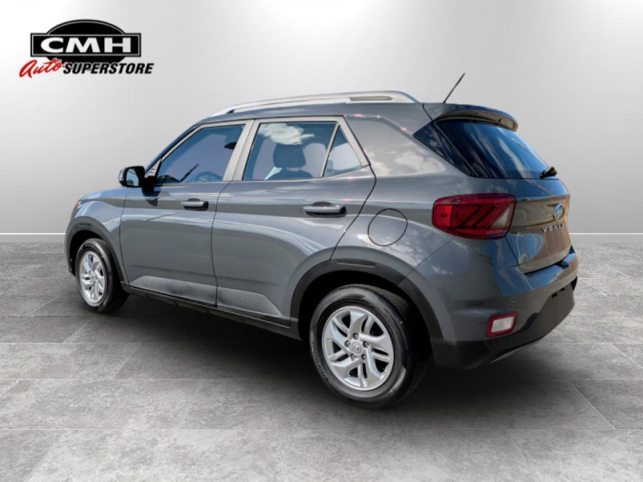 2025 Hyundai Venue Preferred IVT  **CLEAN CF - 1 OWNER** Photo2