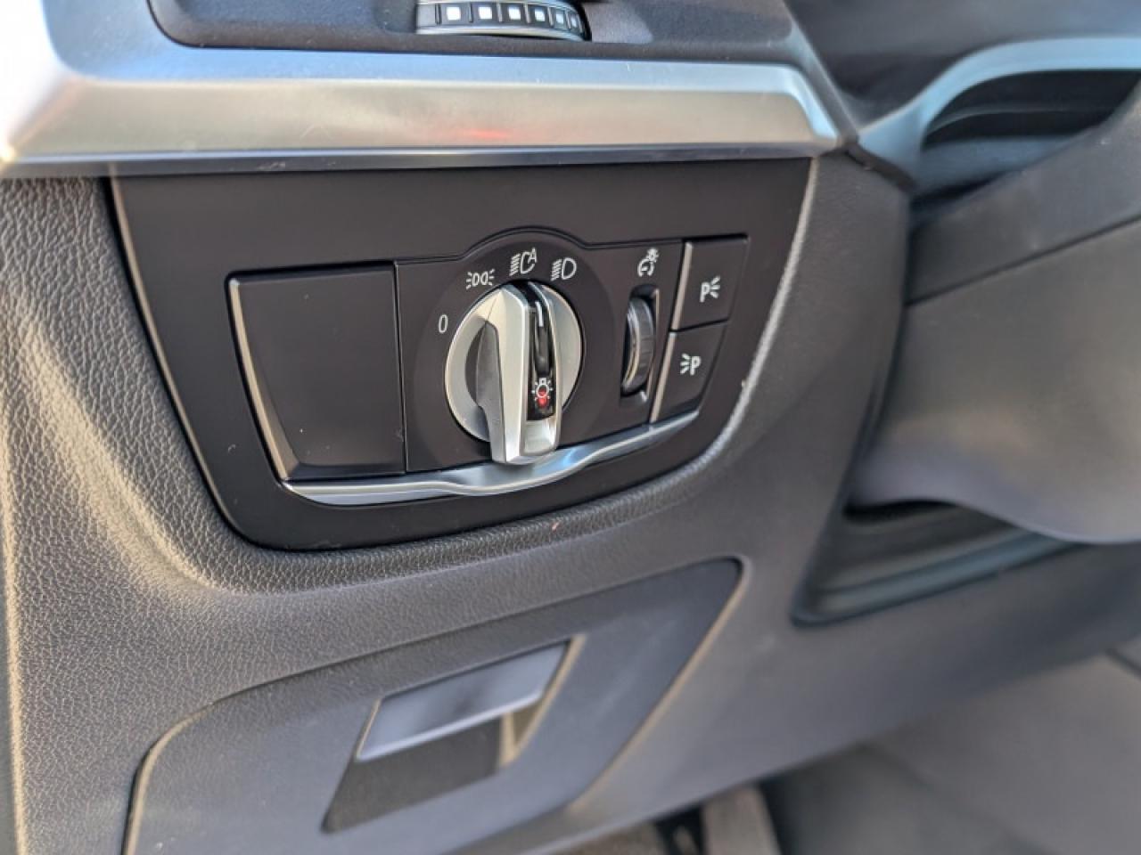 2023 BMW X3 xDrive30e  **PLUG-IN HYBRID - LOW KMS** Photo