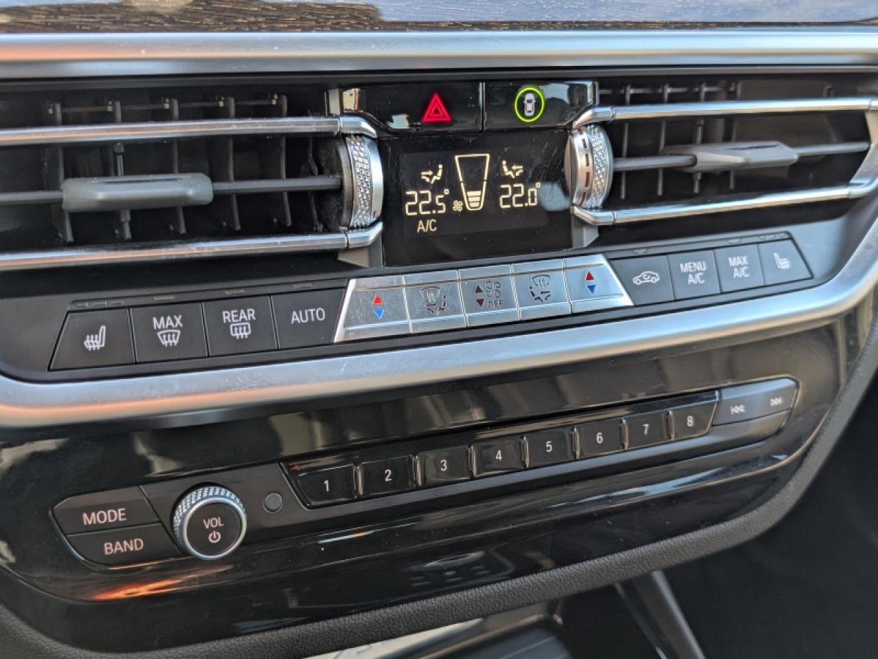 2023 BMW X3 xDrive30e  **PLUG-IN HYBRID - LOW KMS** Photo