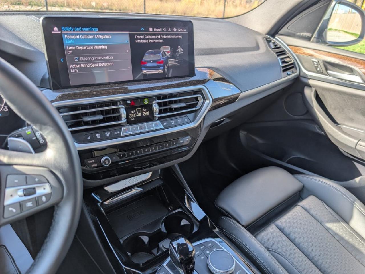 2023 BMW X3 xDrive30e  **PLUG-IN HYBRID - LOW KMS** Photo