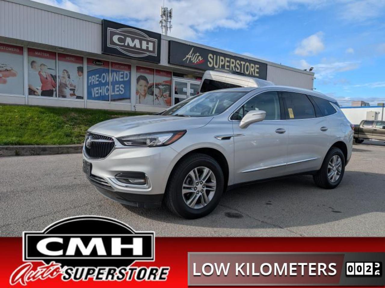 2018 Buick Enclave Essence FWD  **LOW KMS - 7 PASSENGER**
