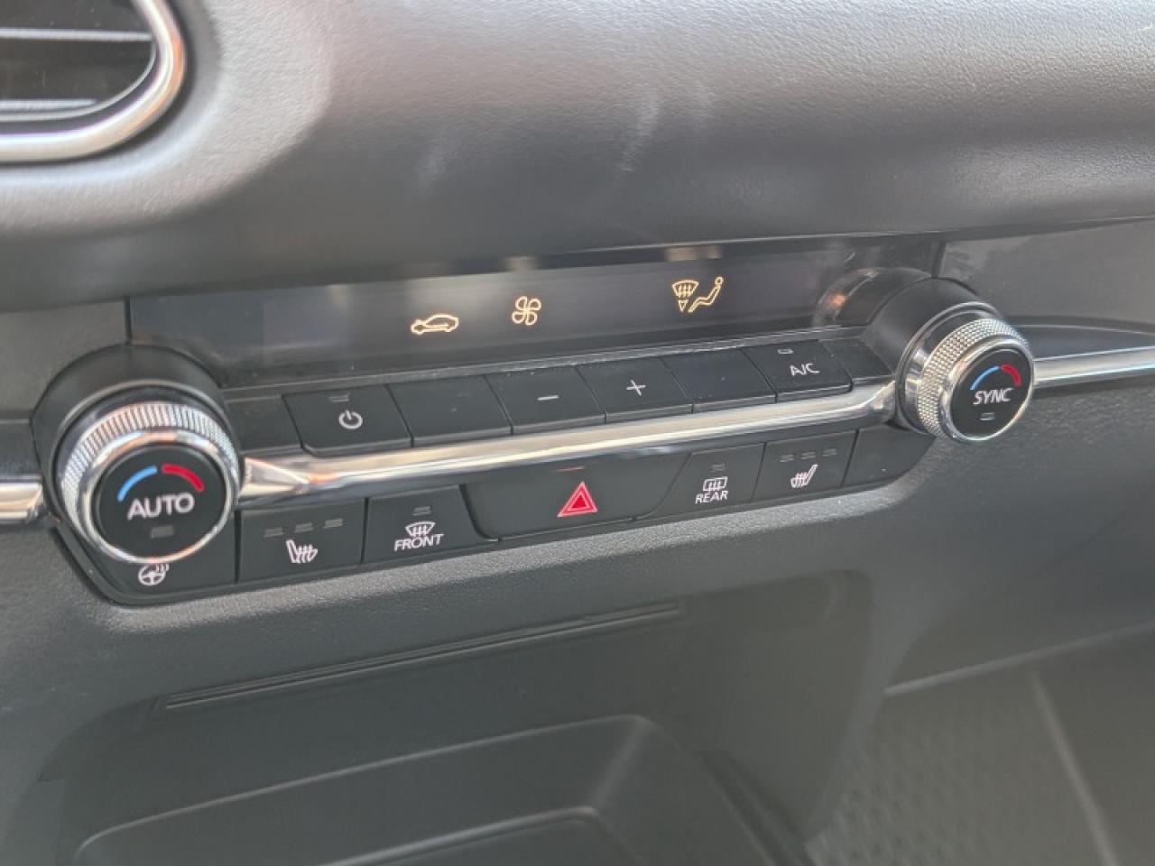 2021 Mazda CX-30 GS Luxury  **VERY LOW KMS - LUXURY PKG** Photo