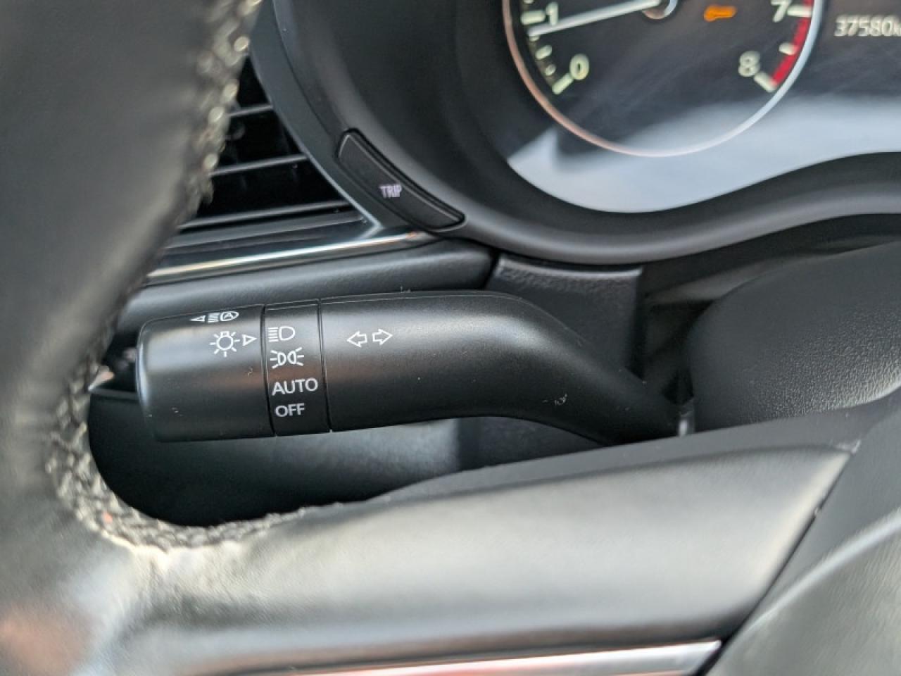 2021 Mazda CX-30 GS Luxury  **VERY LOW KMS - LUXURY PKG** Photo