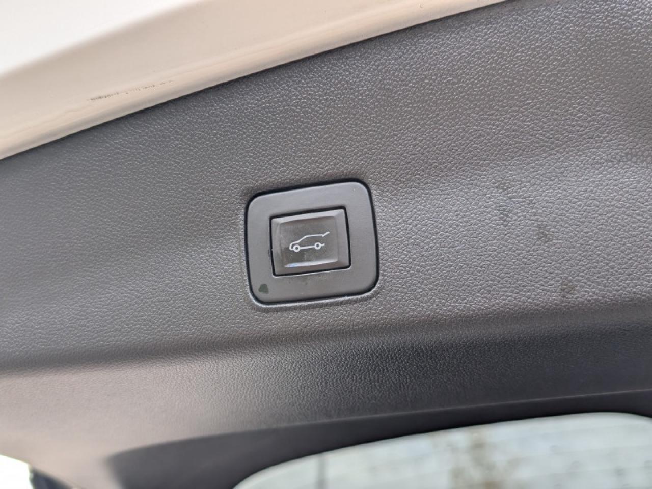 2023 Chevrolet TrailBlazer RS w/Sun & Gate Pkg  **TECH PKG** Photo