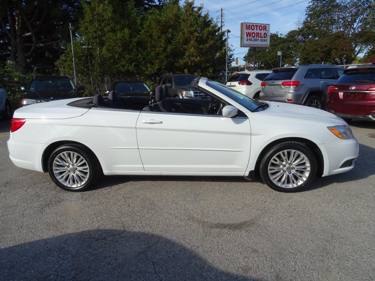 2013 Chrysler 200 Touring - Photo #2