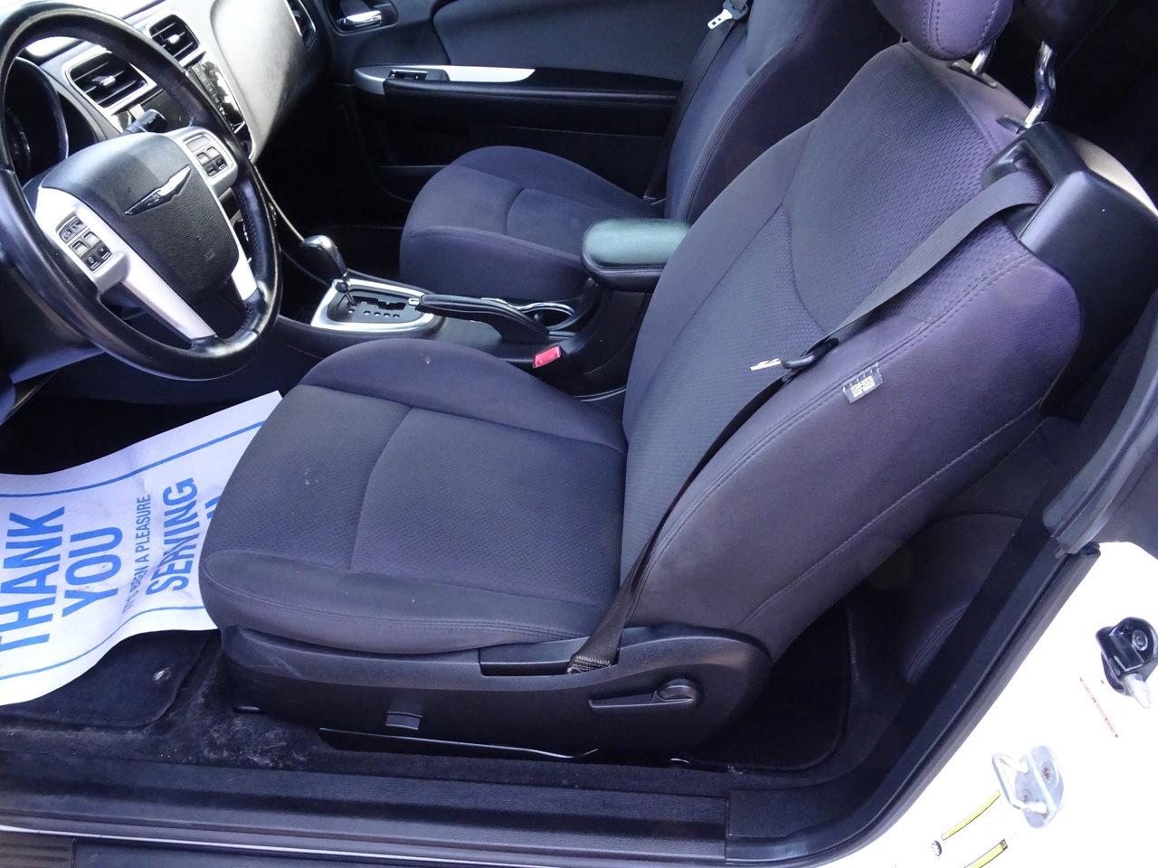 2013 Chrysler 200 Touring - Photo #12