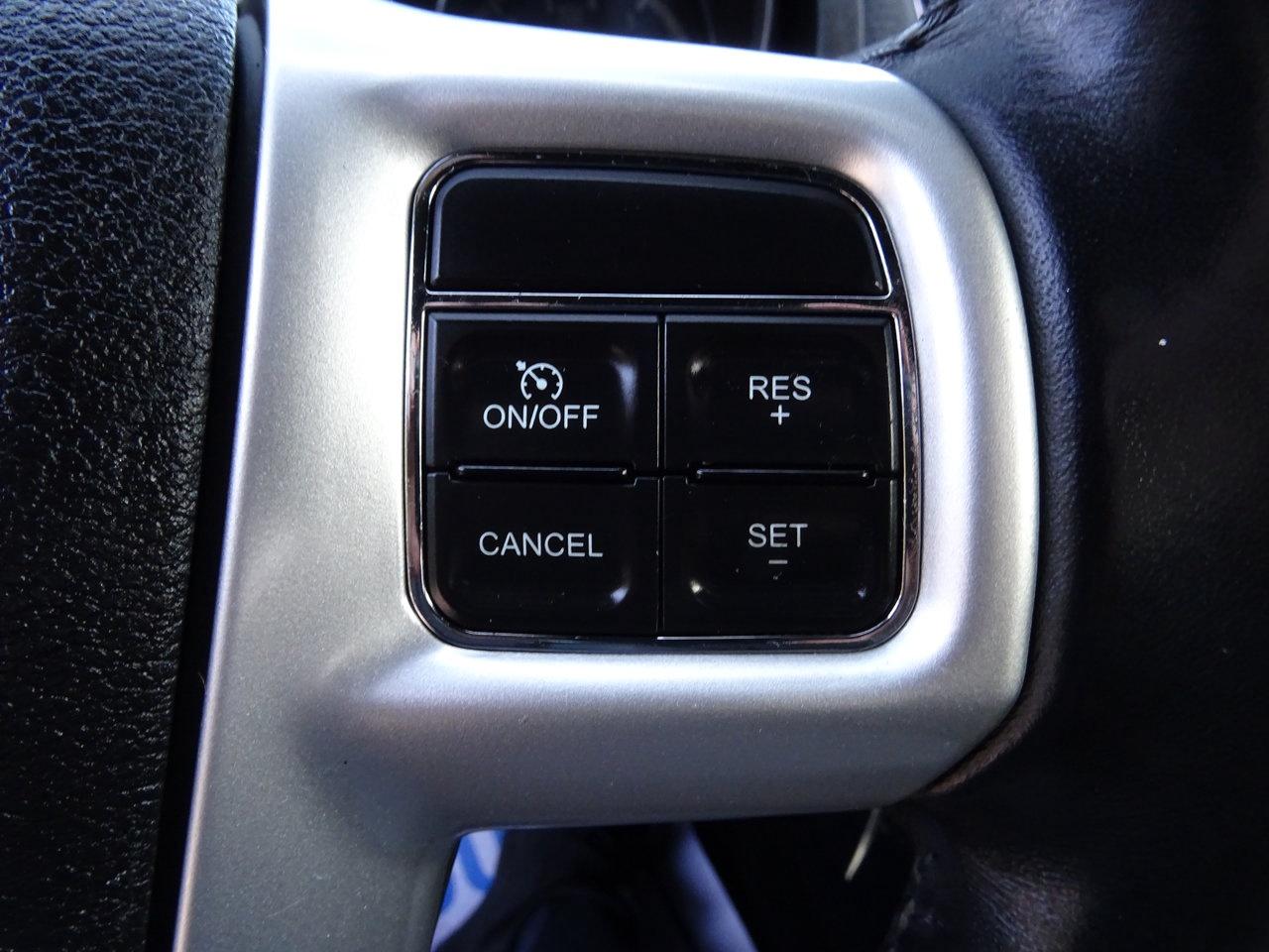 2013 Chrysler 200 Touring - Photo #15