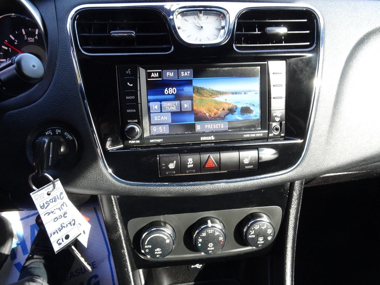 2013 Chrysler 200 Touring - Photo #18