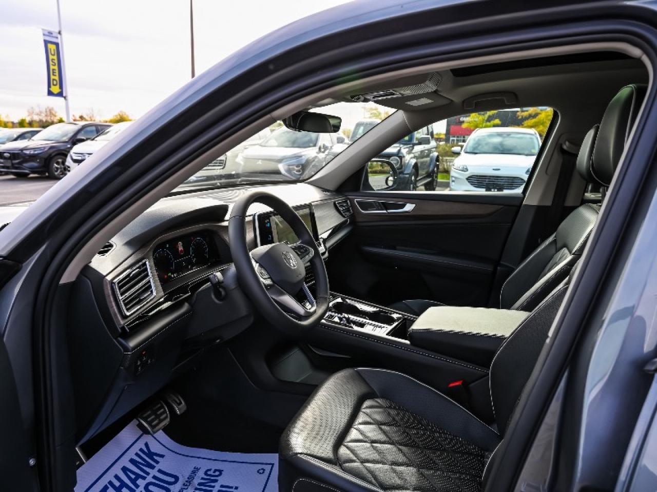 2024 Volkswagen Atlas EXECLINE Photo