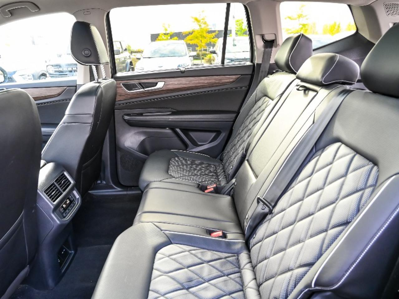 2024 Volkswagen Atlas EXECLINE Photo