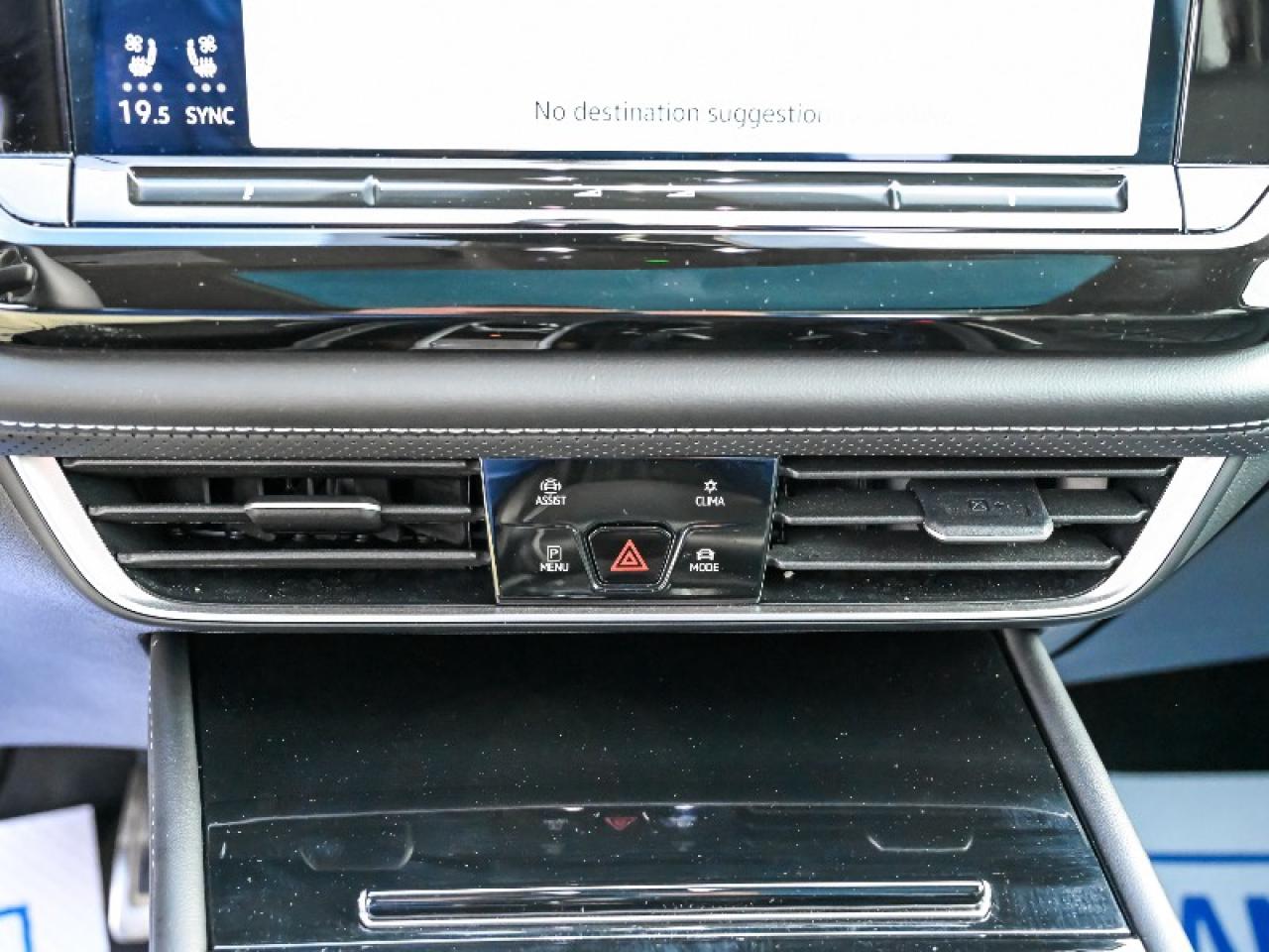 2024 Volkswagen Atlas EXECLINE Photo