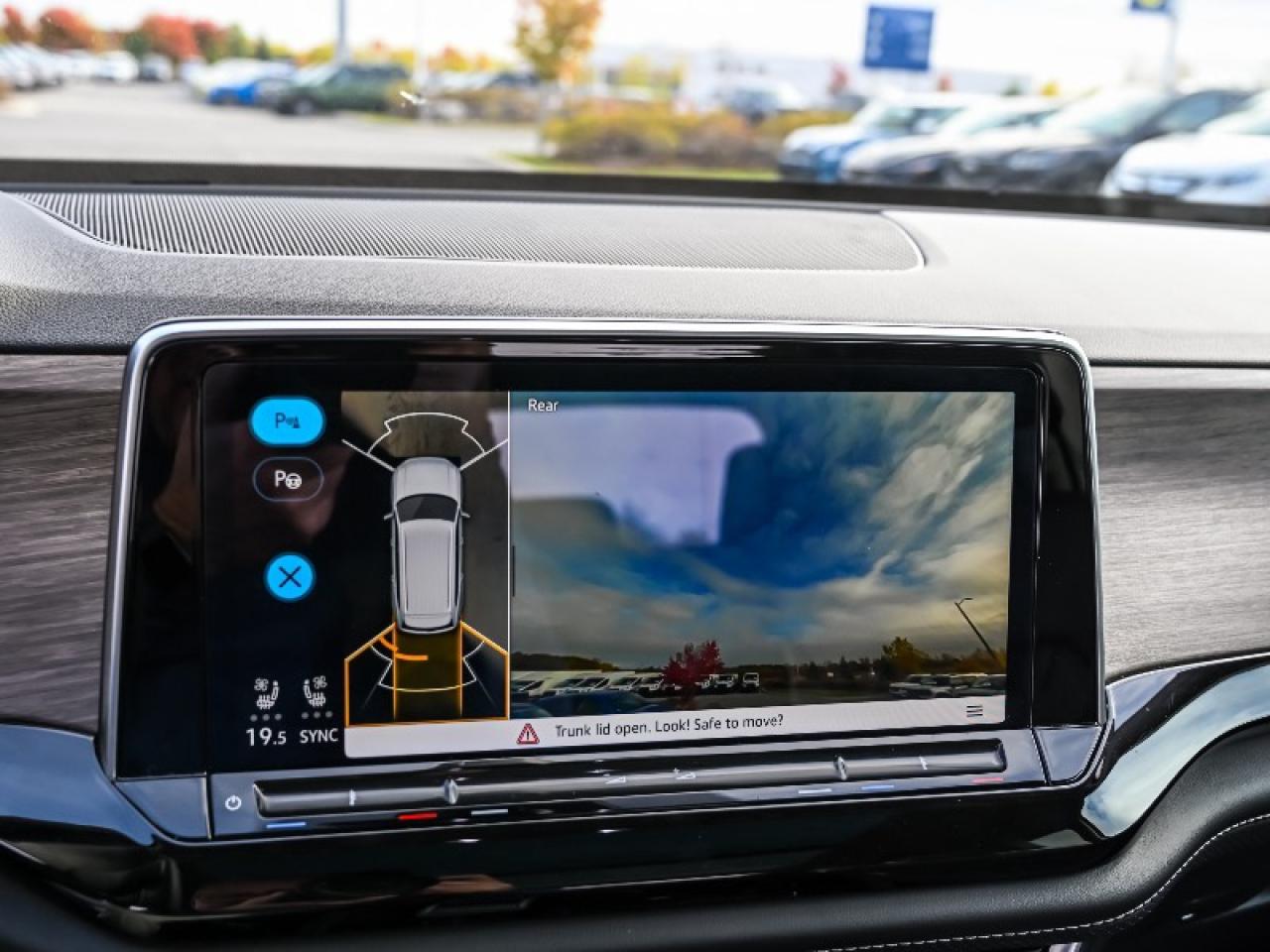 2024 Volkswagen Atlas EXECLINE Photo