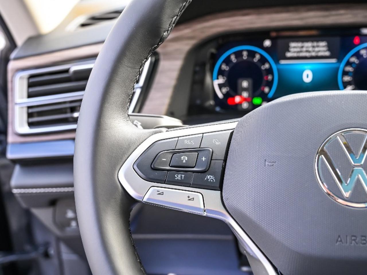 2024 Volkswagen Atlas EXECLINE Photo