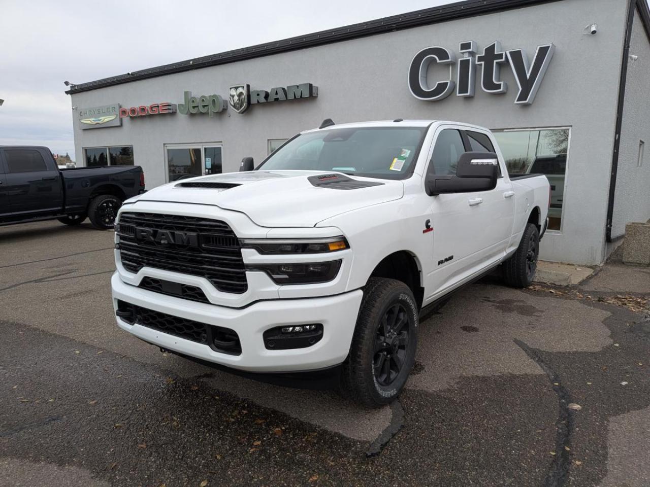 2026 RAM 2500 Laramie 4x4 Crew Cab 6'4" Box Photo2