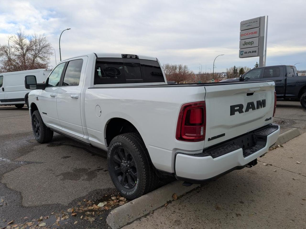 2026 RAM 2500 Laramie 4x4 Crew Cab 6'4" Box Photo4