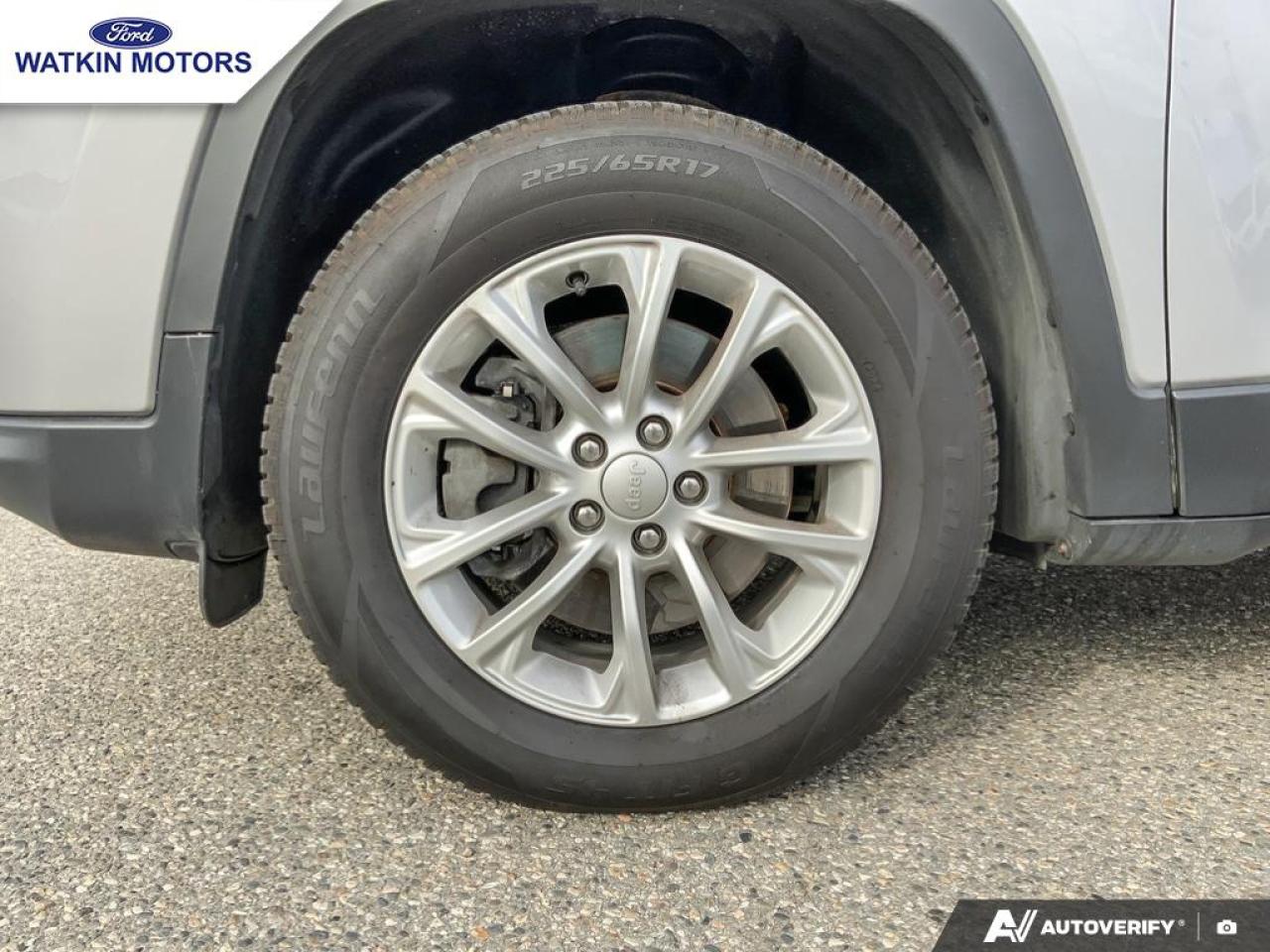 2019 Jeep Cherokee North Photo8