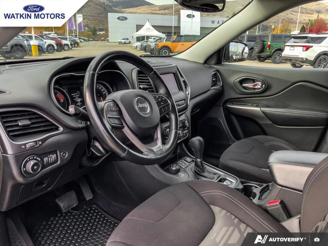 2019 Jeep Cherokee North Photo29