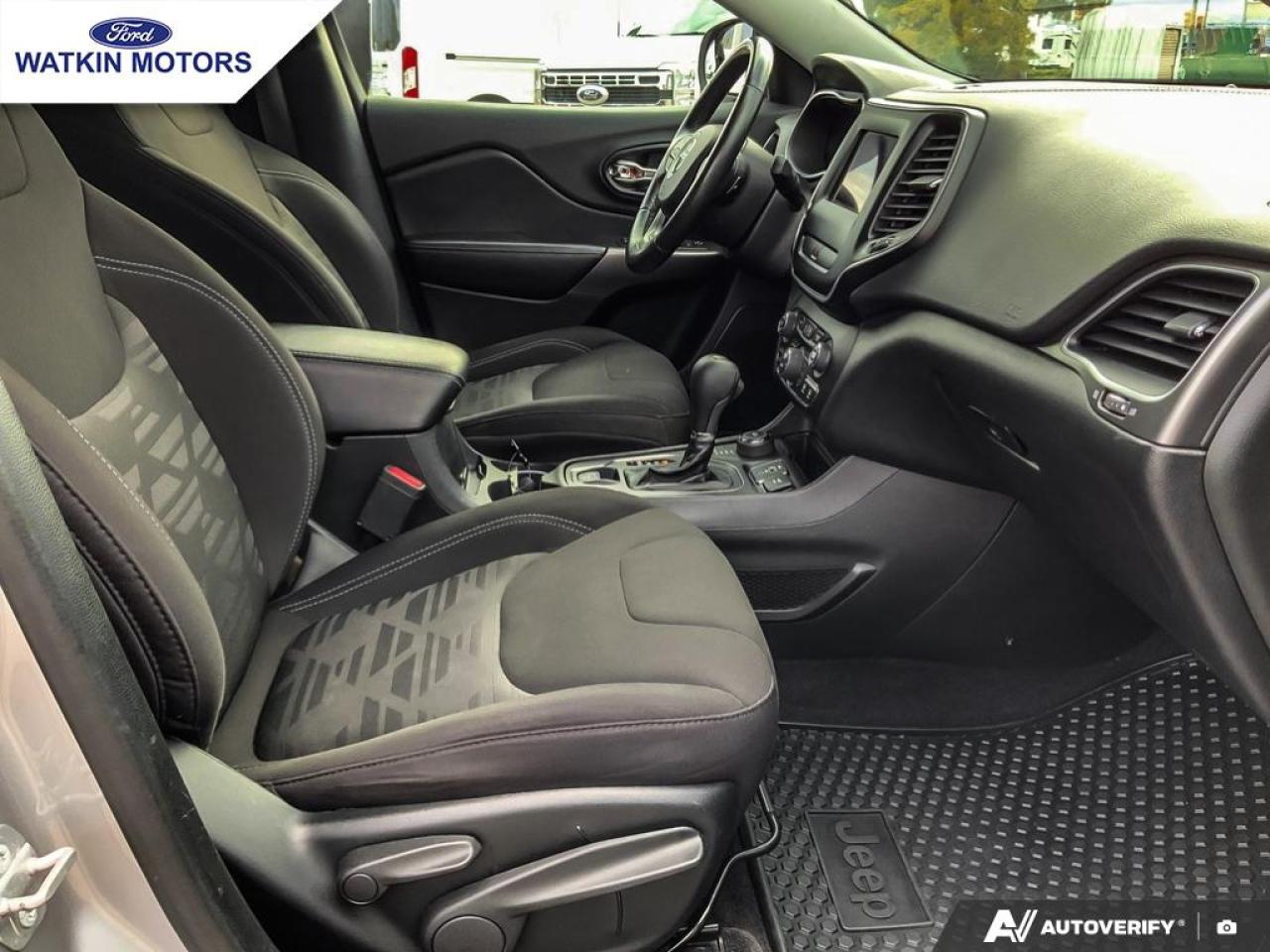 2019 Jeep Cherokee North Photo24