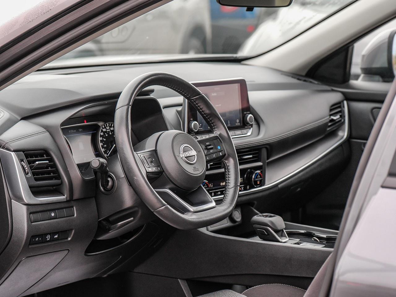 2024 Nissan Rogue SV MOONROOF Photo