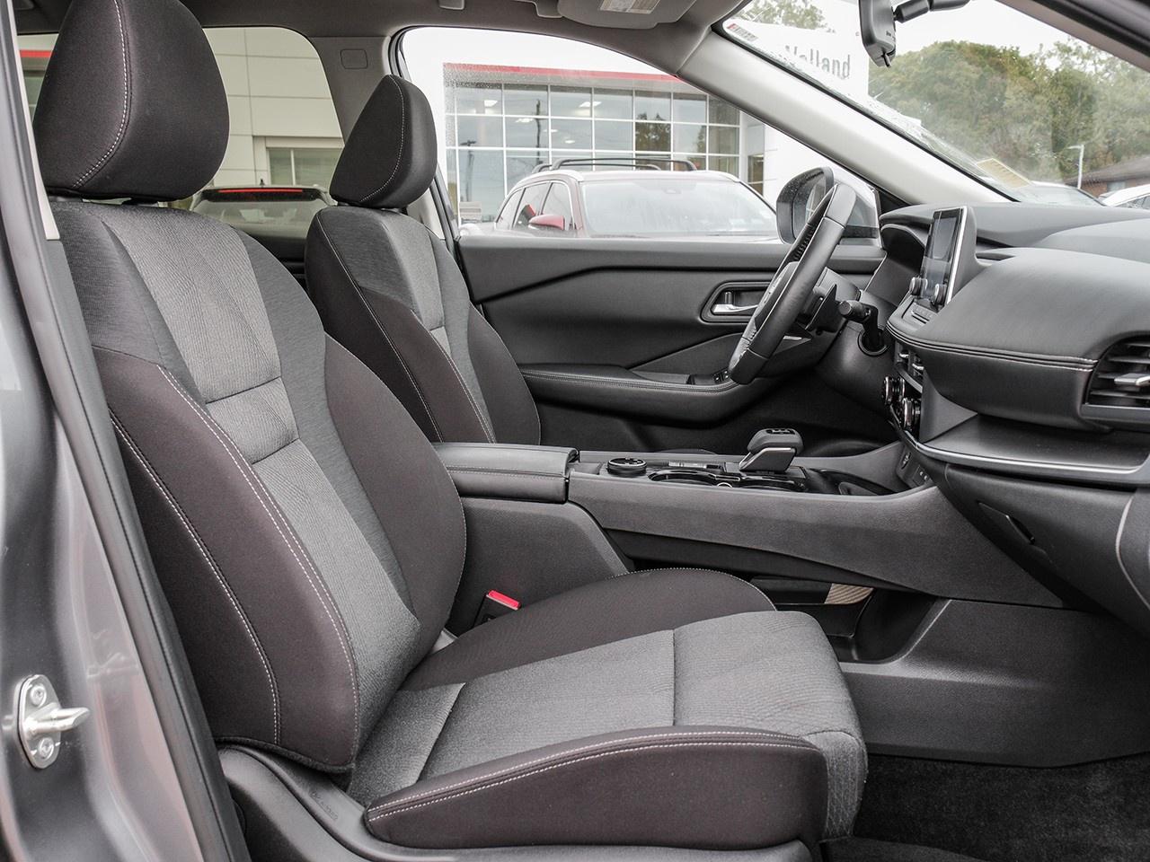 2024 Nissan Rogue SV MOONROOF Photo