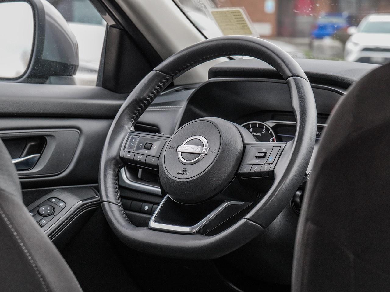 2024 Nissan Rogue SV MOONROOF Photo