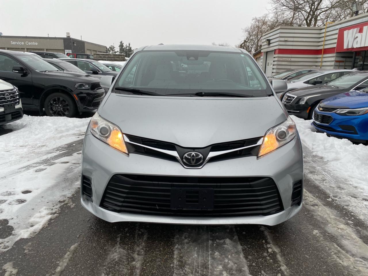 2020 Toyota Sienna LE 8-Passenger Photo