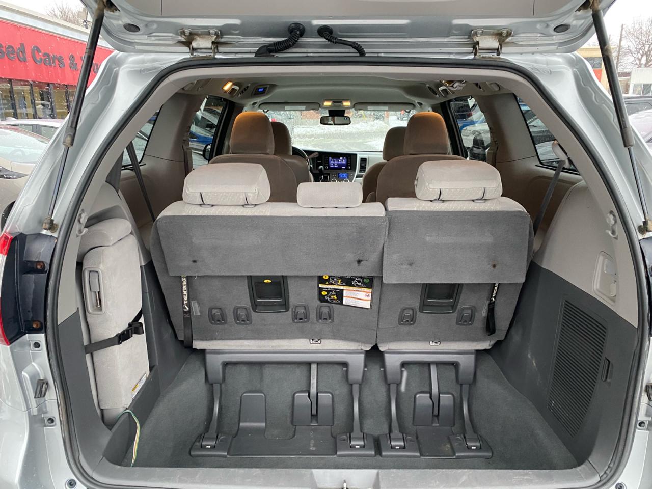 2020 Toyota Sienna LE 8-Passenger Photo