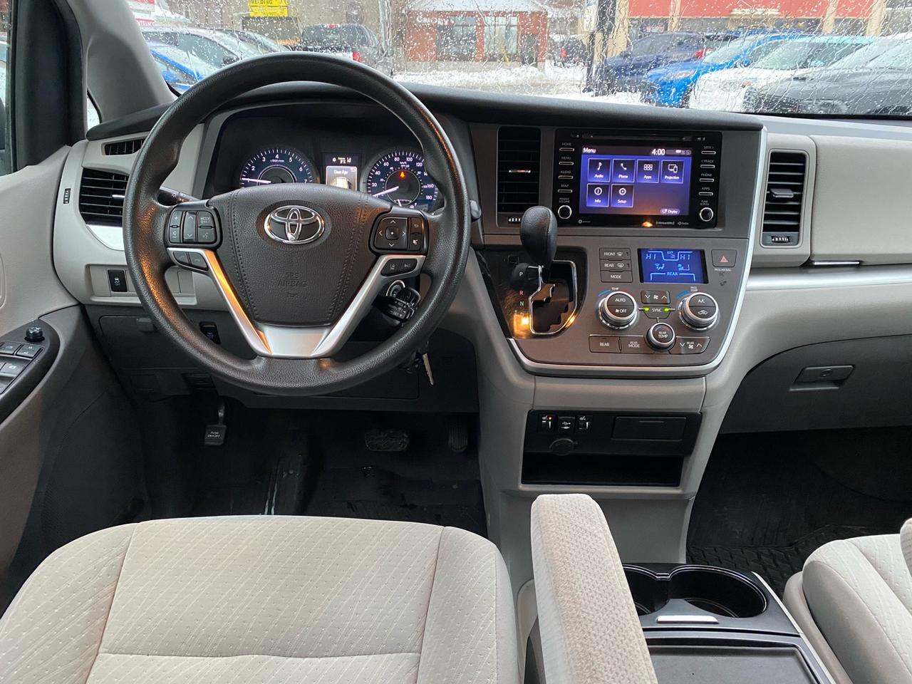 2020 Toyota Sienna LE 8-Passenger Photo