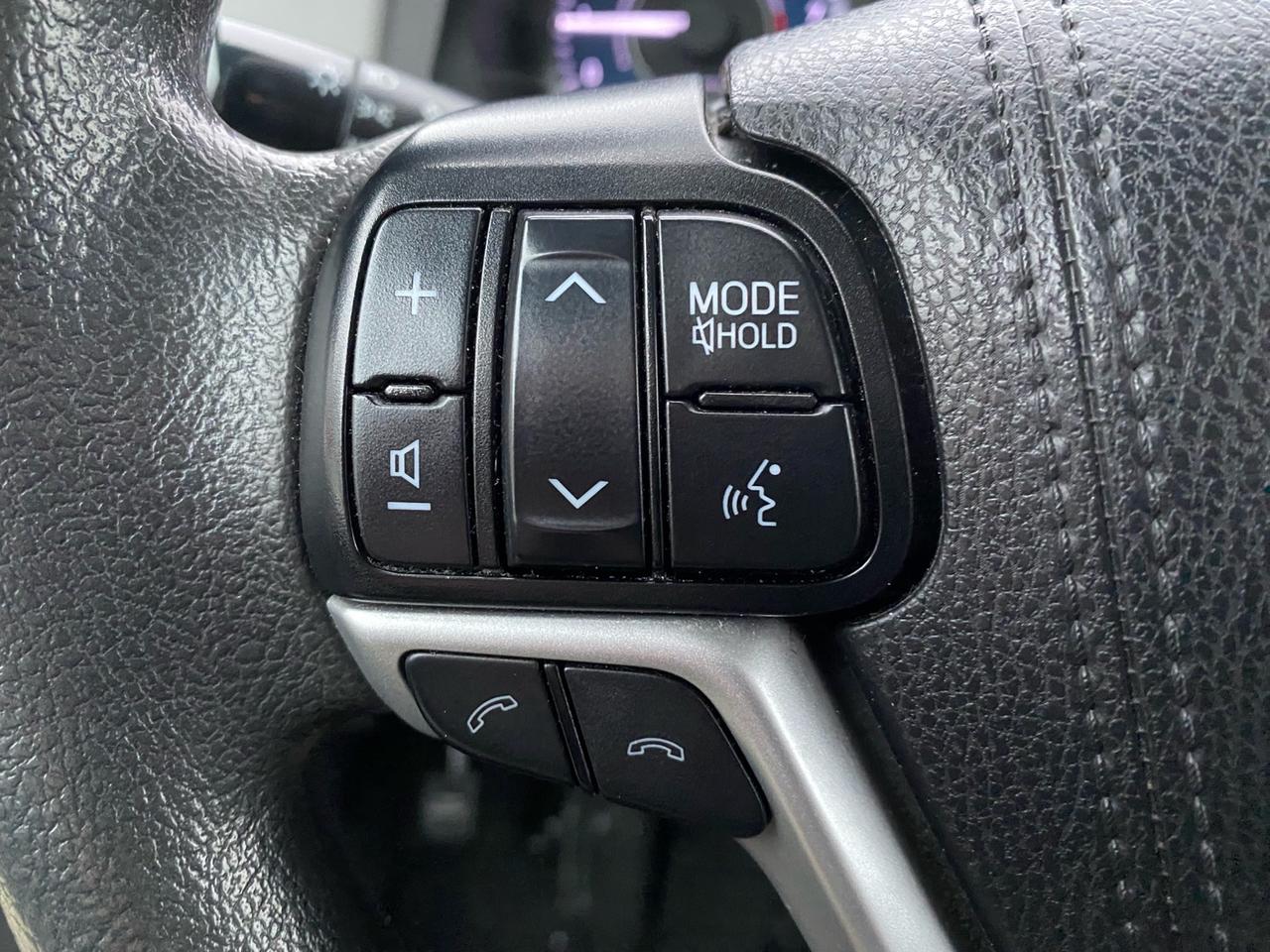 2020 Toyota Sienna LE 8-Passenger Photo