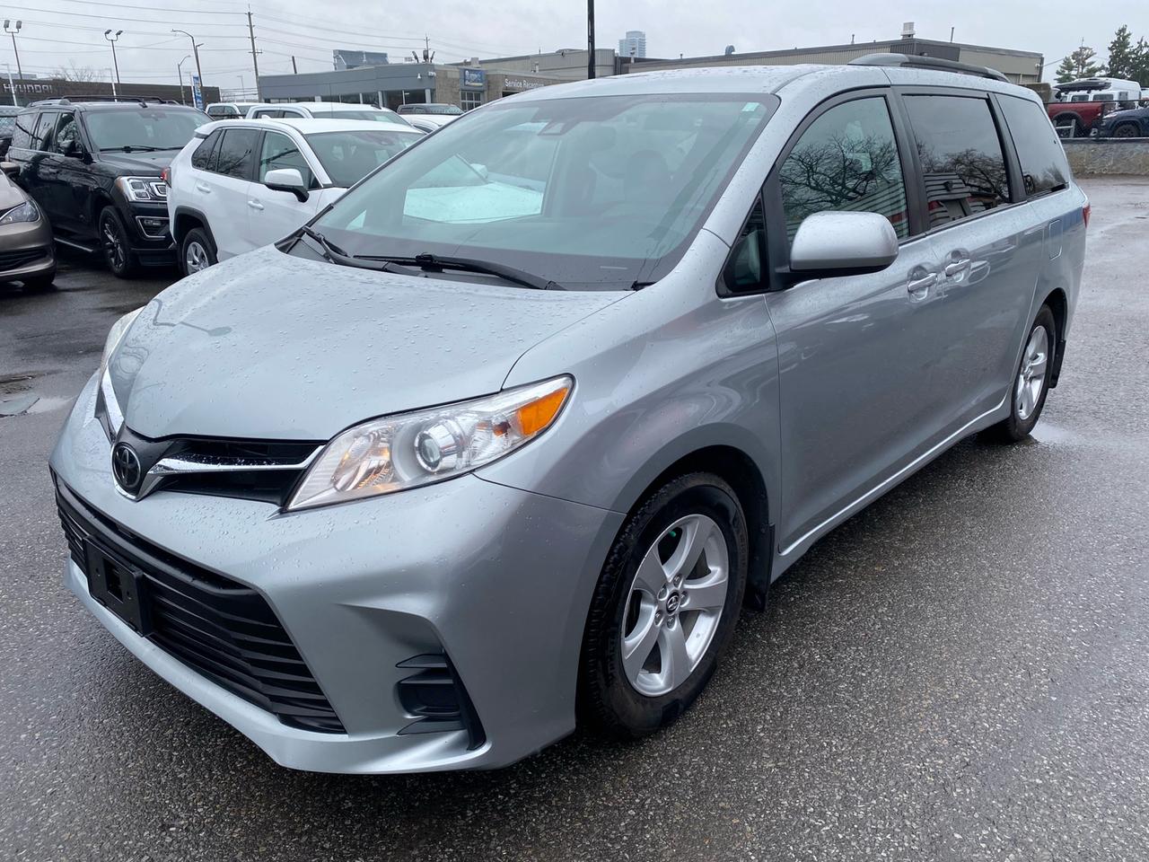 2020 Toyota Sienna LE 8-Passenger Photo