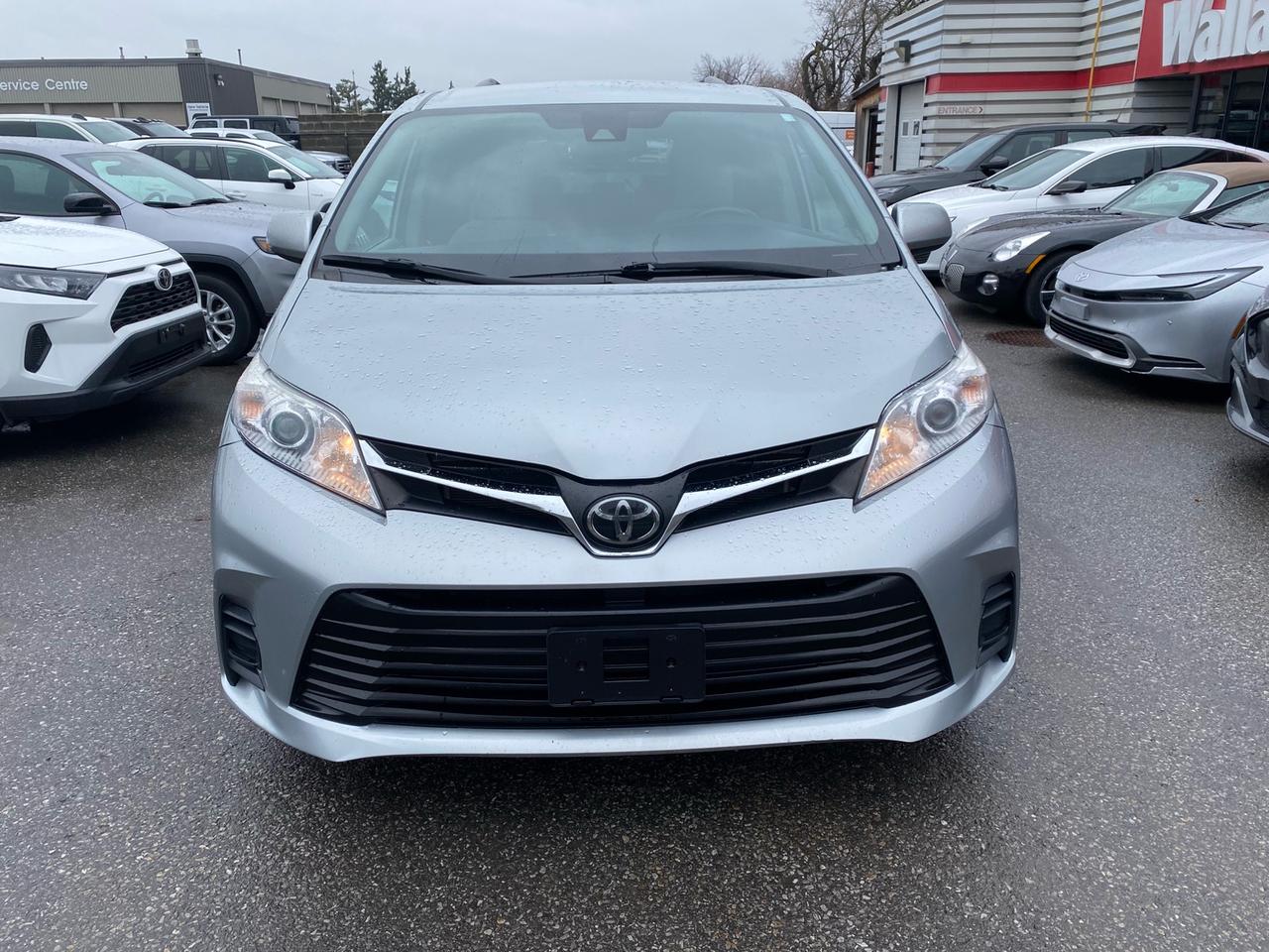 2020 Toyota Sienna LE 8-Passenger Photo