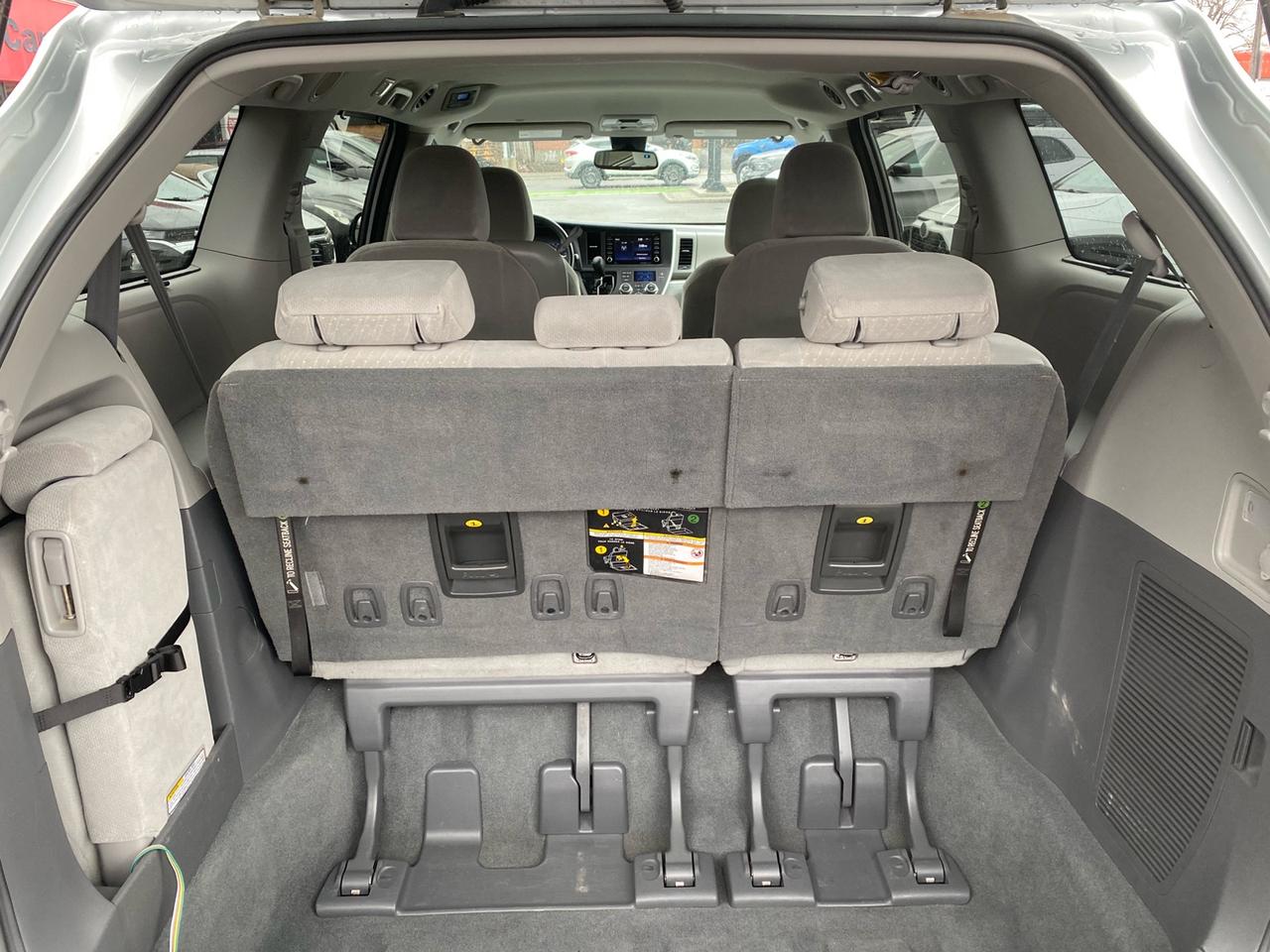2020 Toyota Sienna LE 8-Passenger Photo