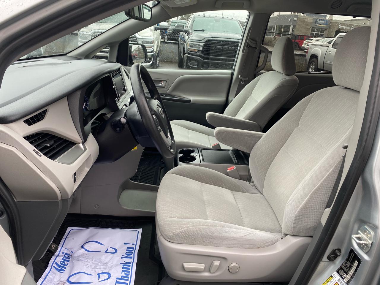2020 Toyota Sienna LE 8-Passenger Photo
