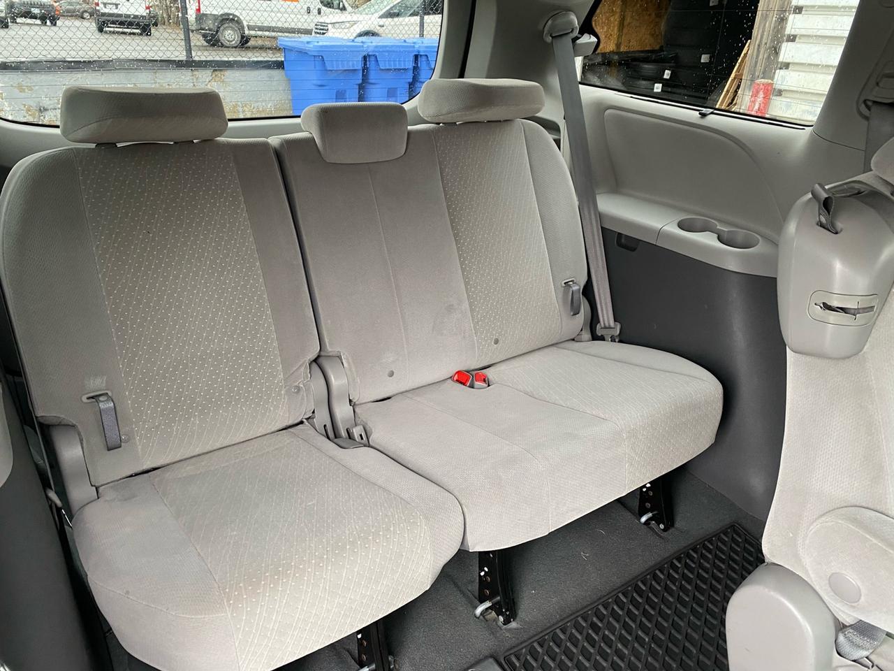 2020 Toyota Sienna LE 8-Passenger Photo
