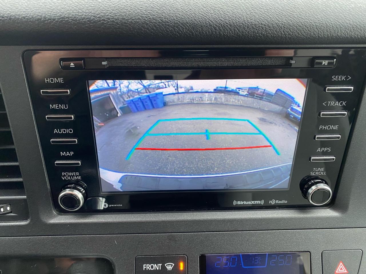2020 Toyota Sienna LE 8-Passenger Photo