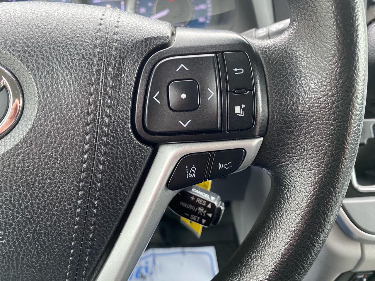 2020 Toyota Sienna LE 8-Passenger Photo
