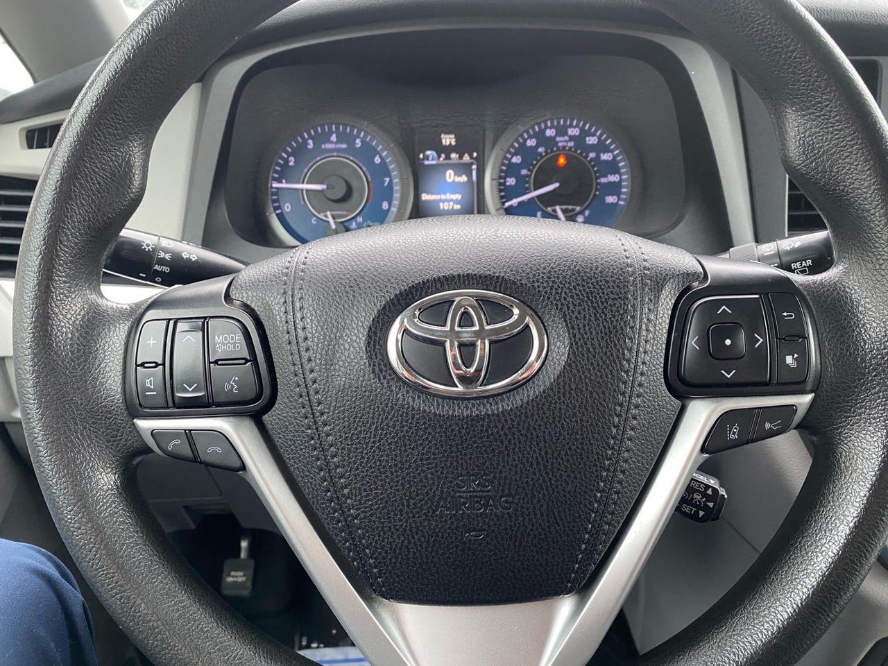 2020 Toyota Sienna LE 8-Passenger Photo