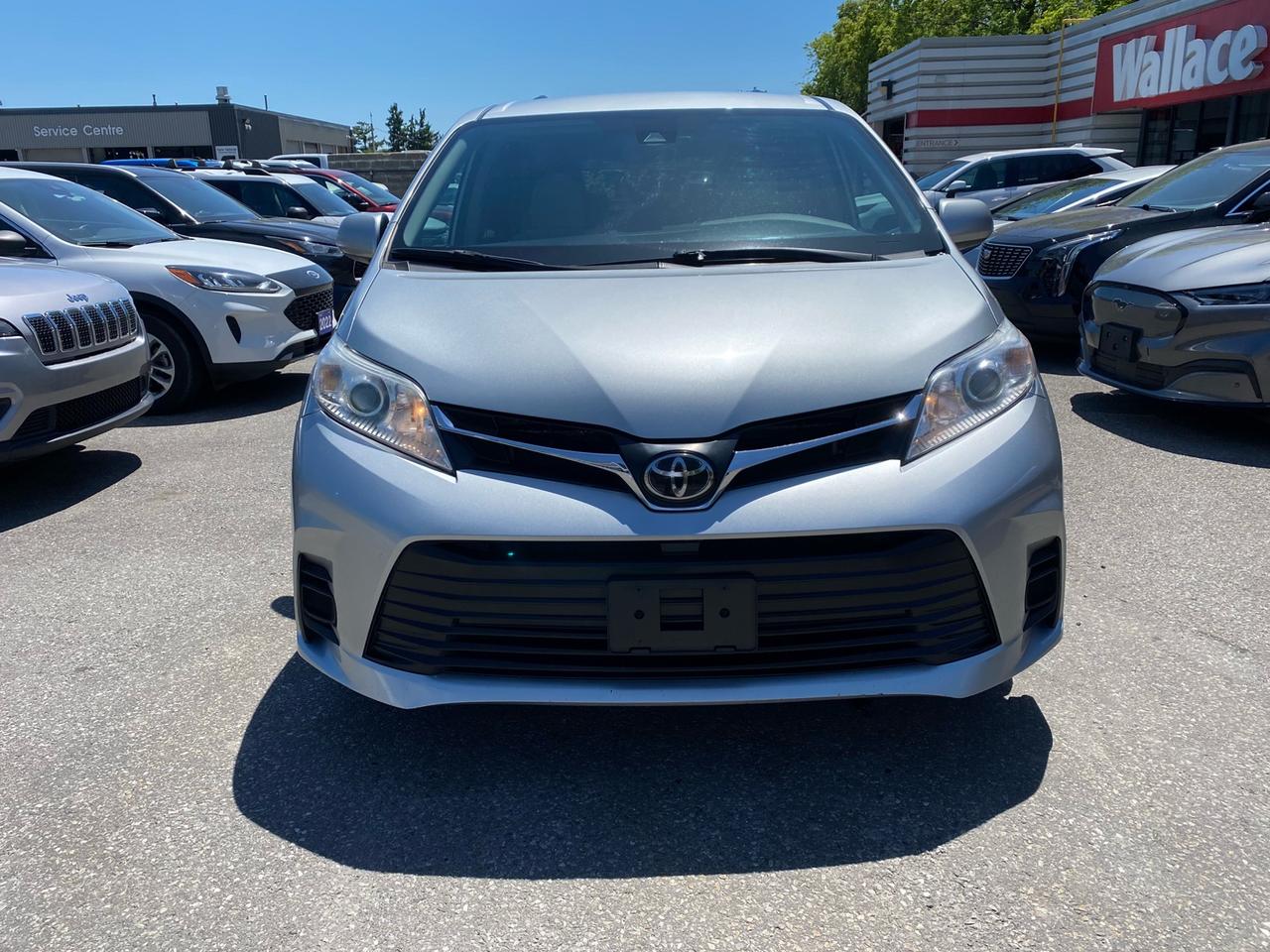 2020 Toyota Sienna LE 8-Passenger Photo