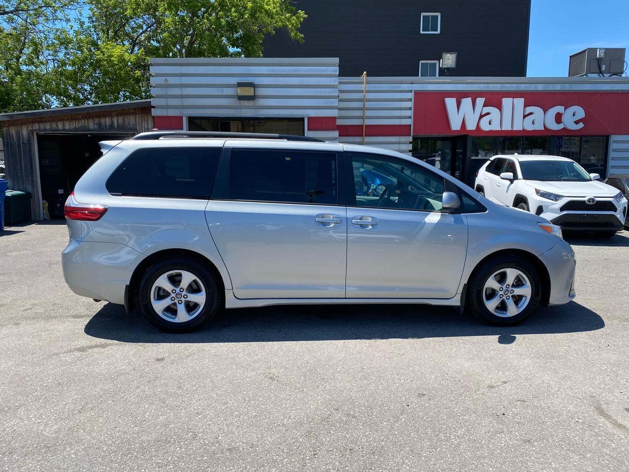2020 Toyota Sienna LE 8-Passenger Photo