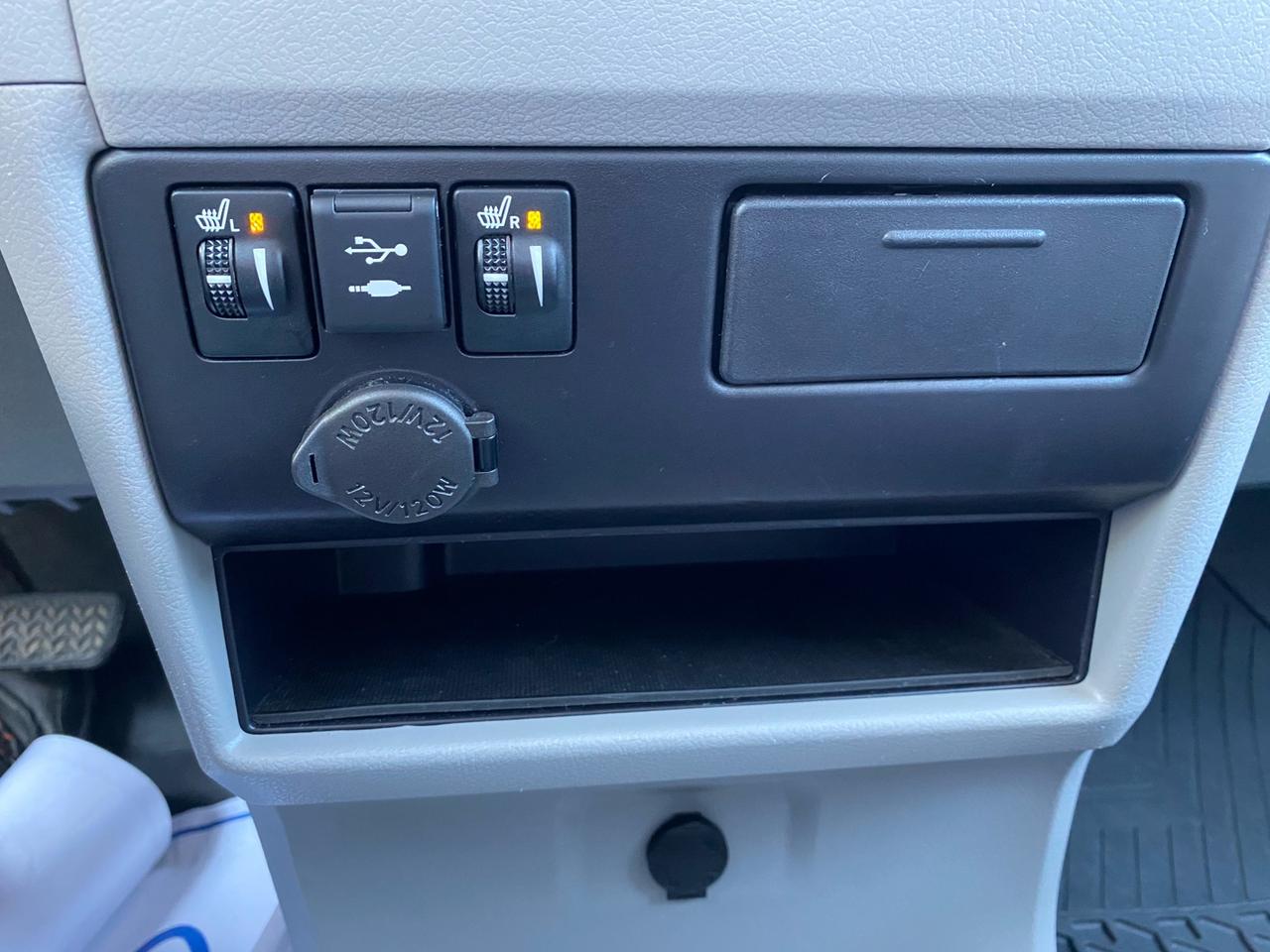 2020 Toyota Sienna LE 8-Passenger Photo